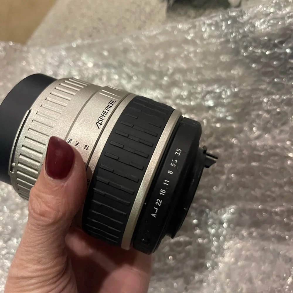 sigma zoom 28